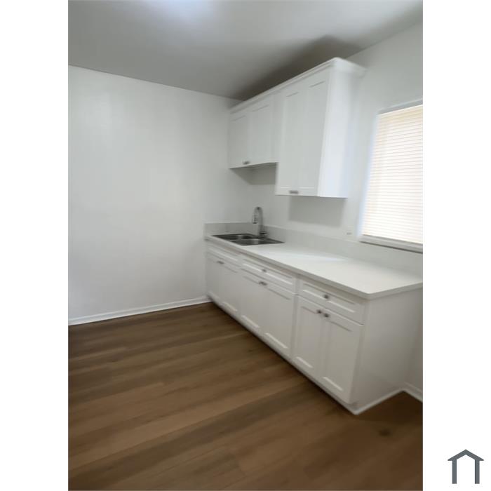 346 W 68th St