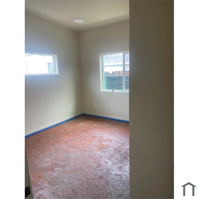8858 1/2 Wall St