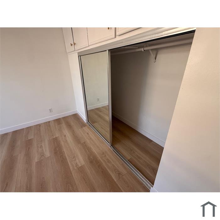 212 W 84th St