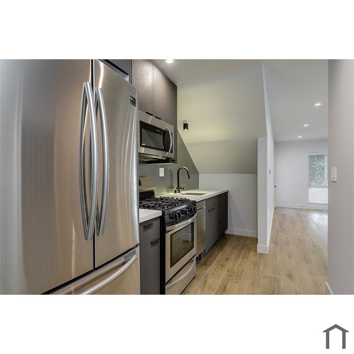 339 N Heliotrope Dr