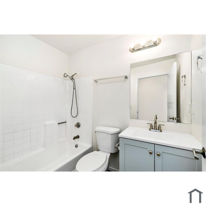 1 Bedroom Apartment 2816 San Marino St in Los Angeles, CA