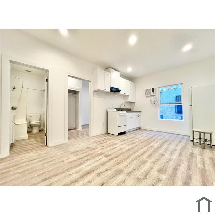 1411 S Burlington Ave