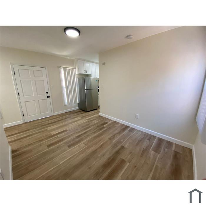 JUST RENOVATED 2 BEDROOM APARTMENT!