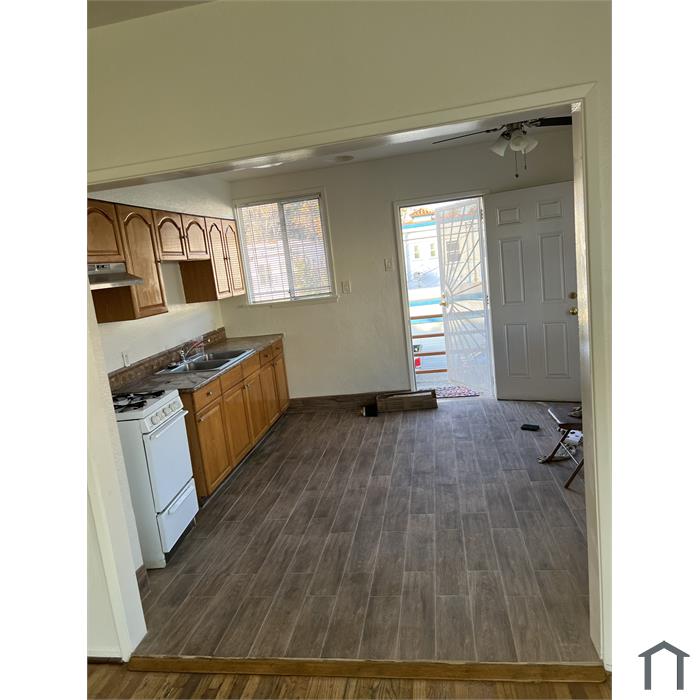 3107 1/2 W Vernon Ave