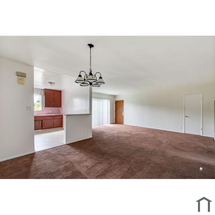3930 Roxanne Ave