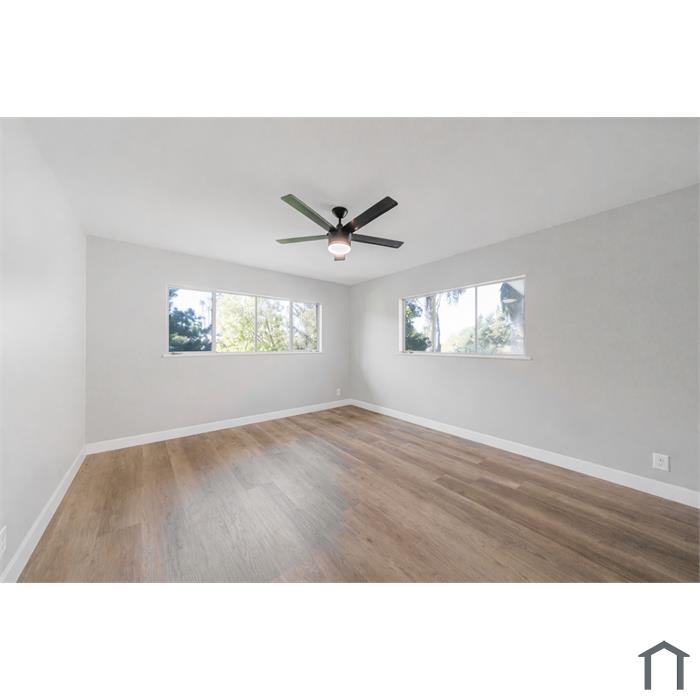 3930 Roxanne Ave