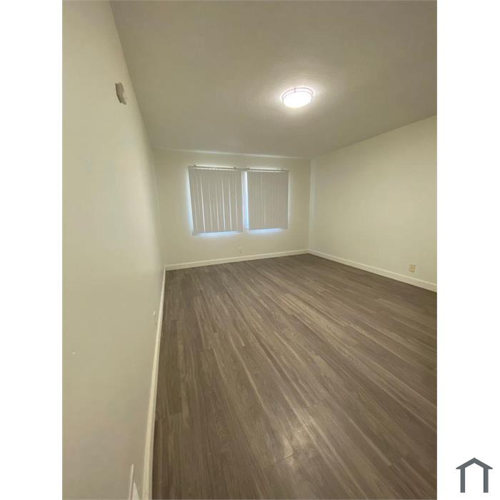 Newly Renovated Beautiful 2 Bdrm Available!