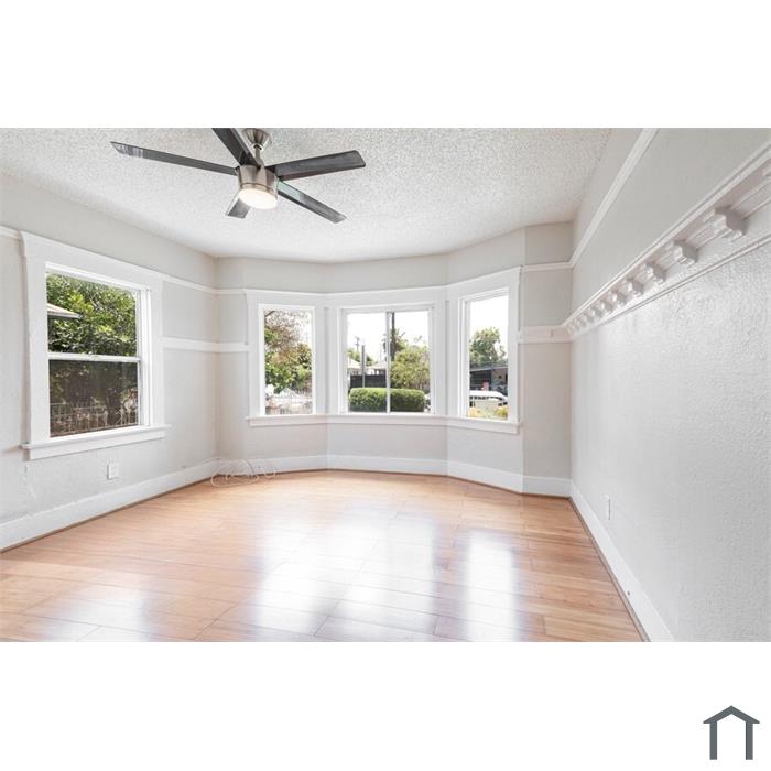 227 E 52nd St