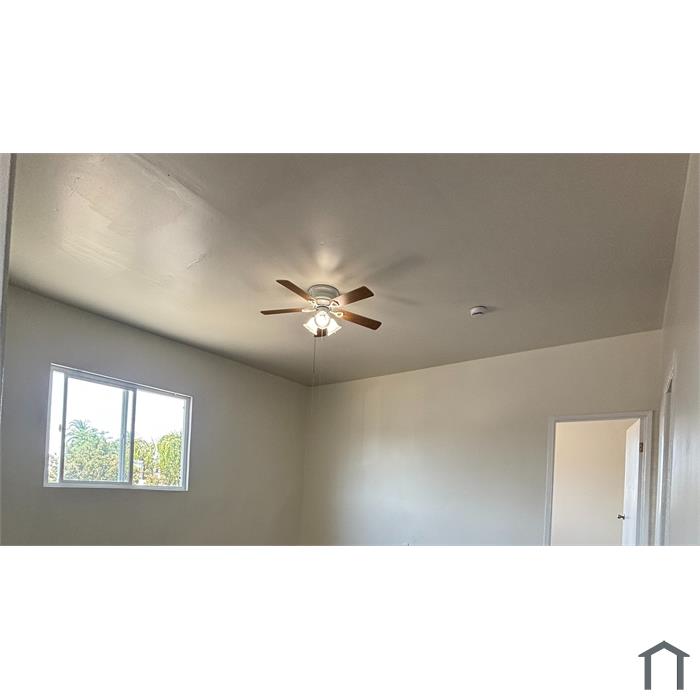 1581 1/2 W 36th Pl