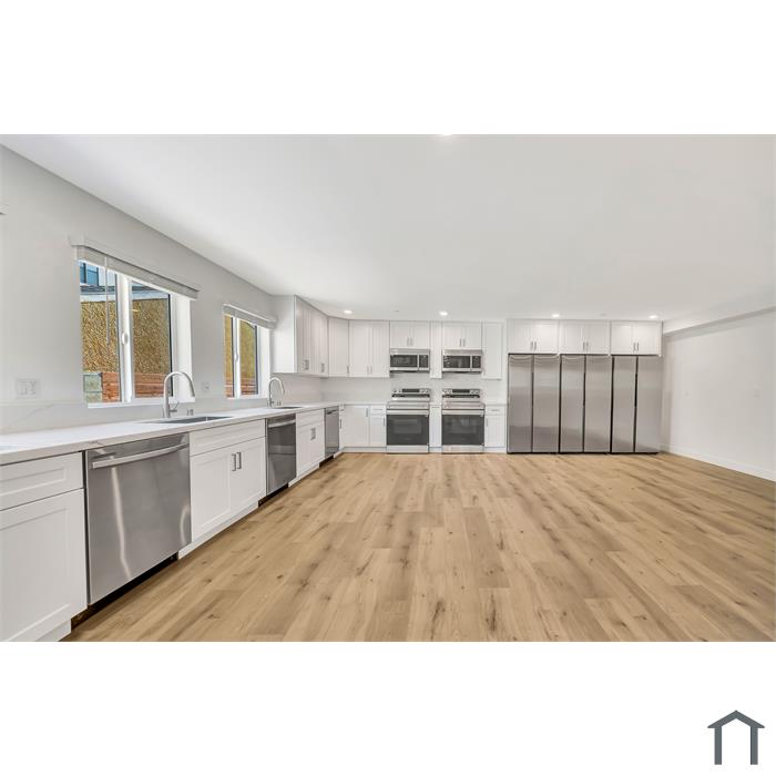 1586 W 37th St
