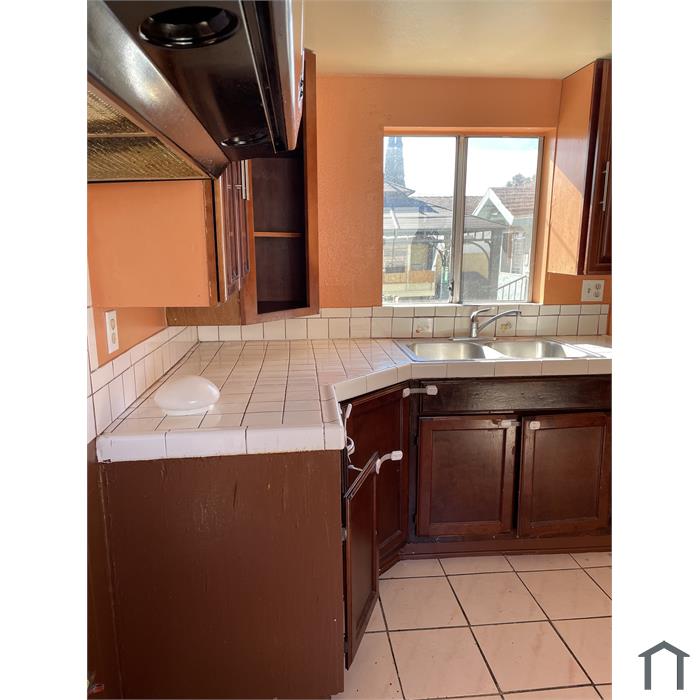 1019 1/2 S Downey Rd
