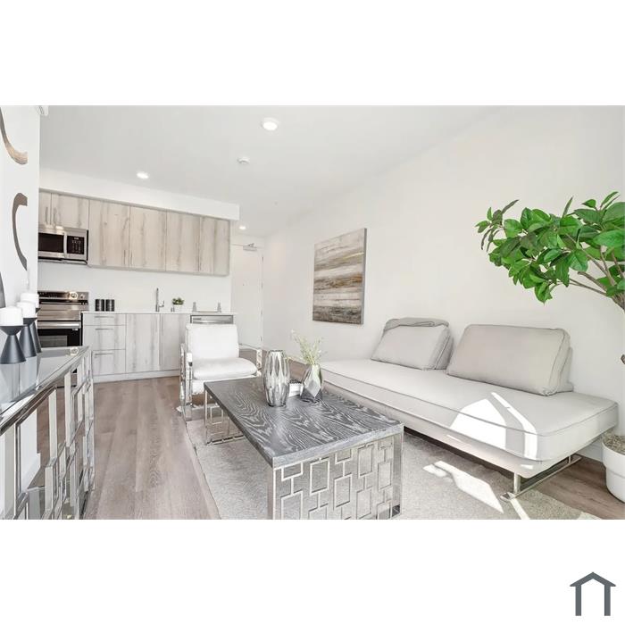 222 N Alvarado St