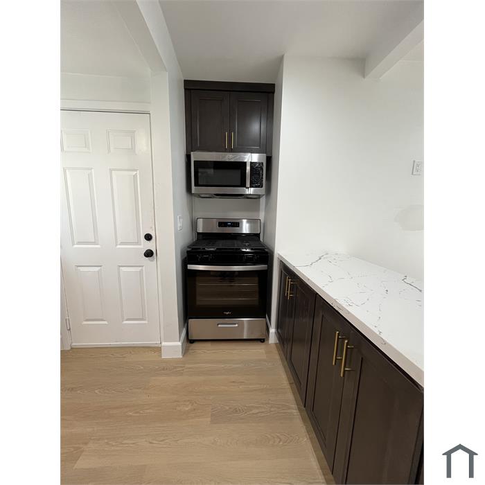 1449 Bellevue Ave
