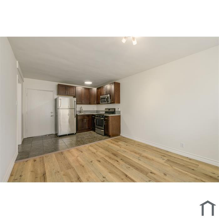6871 Franklin Ave