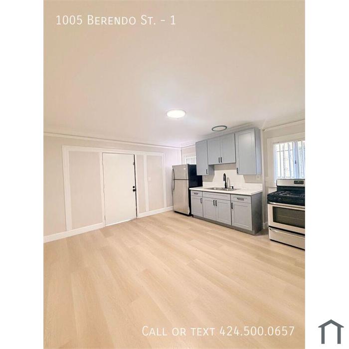 Beautifully updated 2 bedroom apartment in Los Angeles!!!