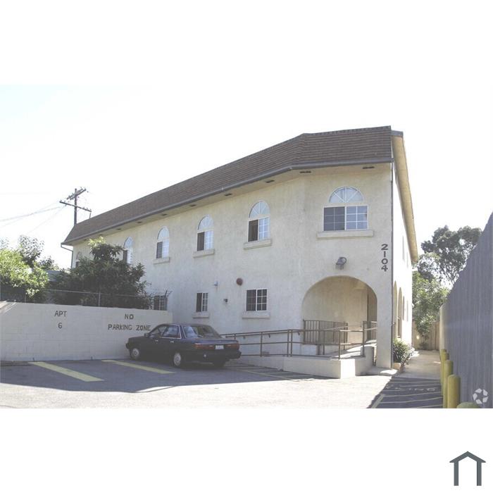2104 Mozart St