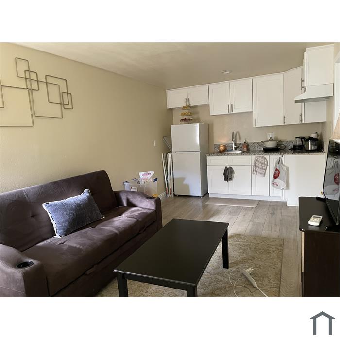 3174 Vaquero Ave