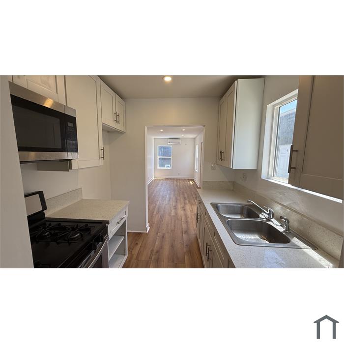 3193 Budau Ave