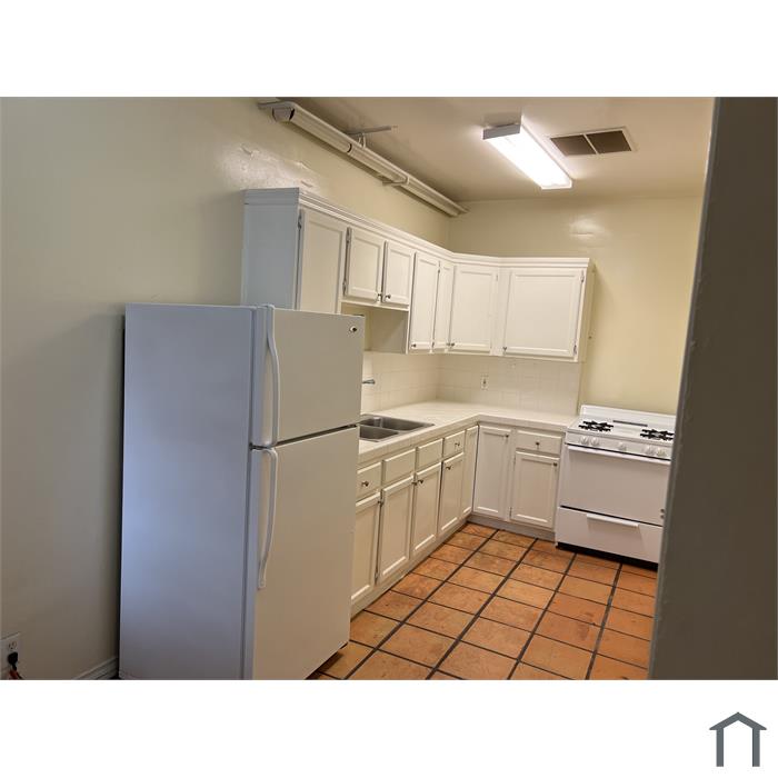 665 S Cochran Ave