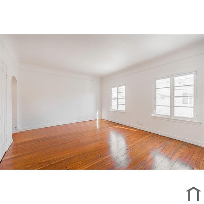 630 S Dunsmuir Ave