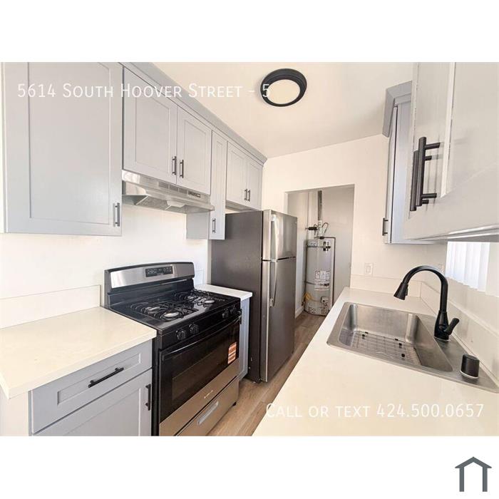 Renovated 1BD/1BA  In-Unit Laundry Hookups Parking and A/C