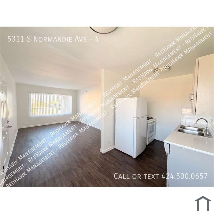 Spacious & Bright 1 Bedroom 1 Bath Apartment - Upstairs Unit