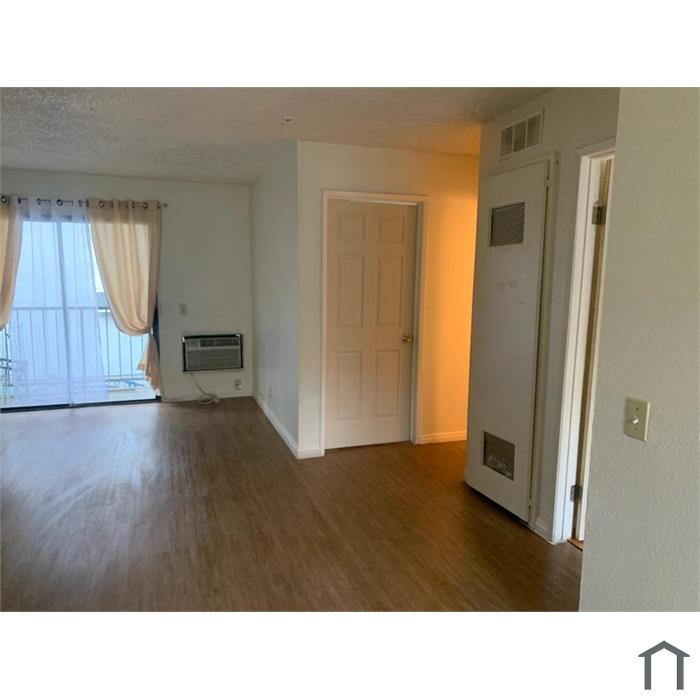 390 N Ave 57
