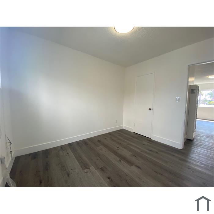 1 Bedroom Apartment 6121 Crenshaw Blvd in Los Angeles, CA