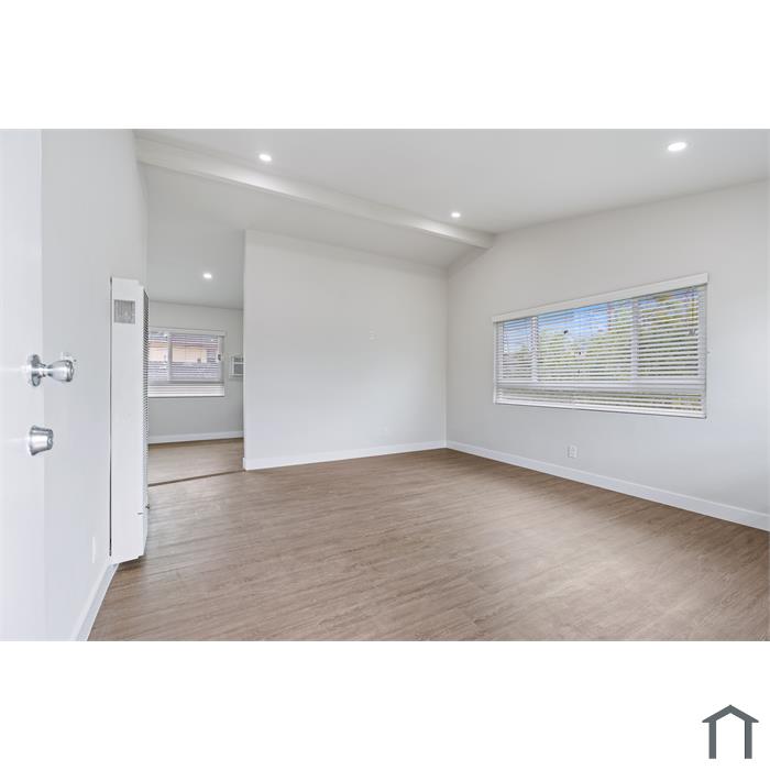 2900 W 54th St