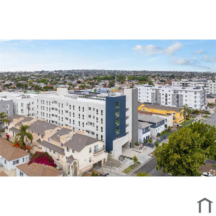 6559 Brynhurst