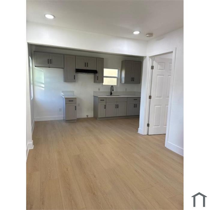 2810 W 48th St