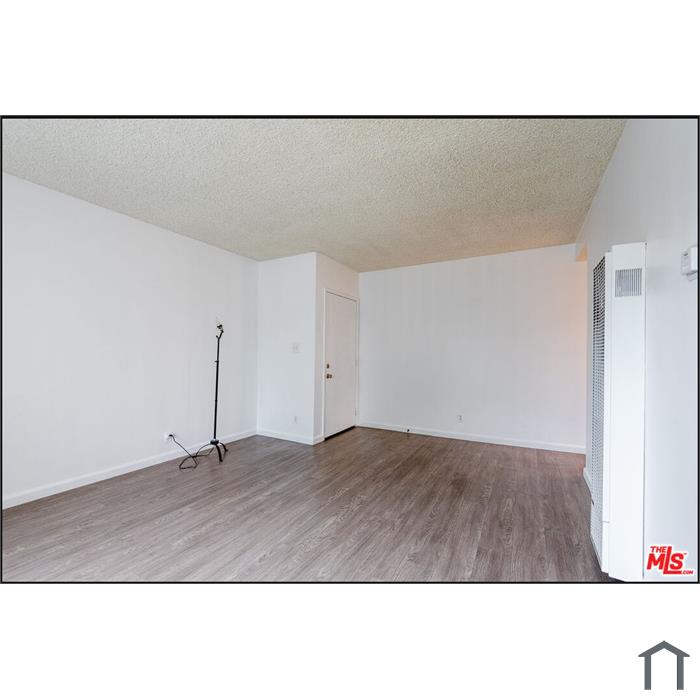 3458 W 67th St