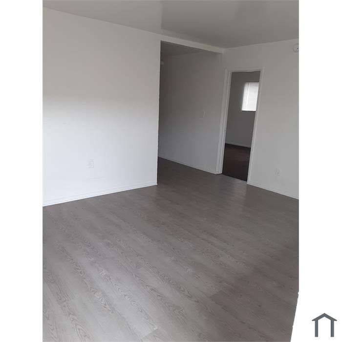 833 W 79th St