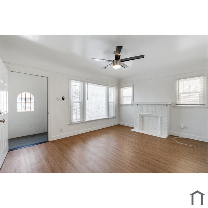 832 W 83rd St