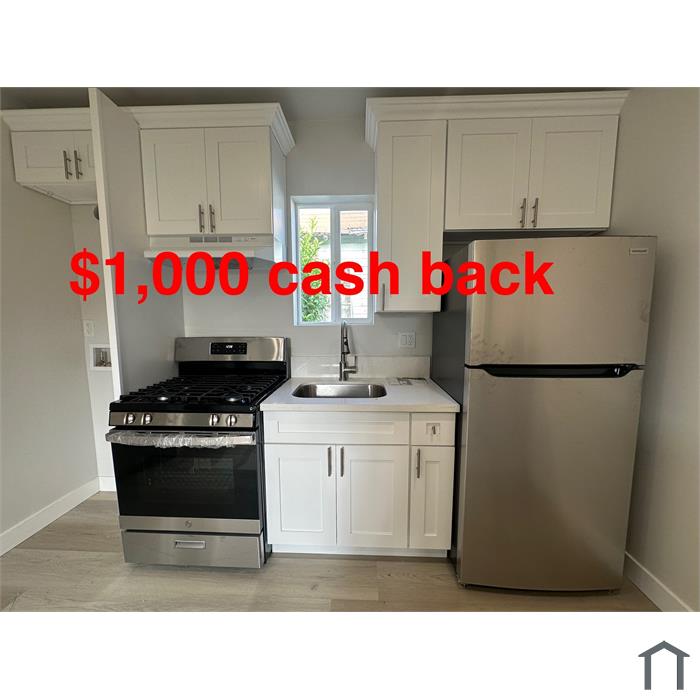 1315 W 104th St
