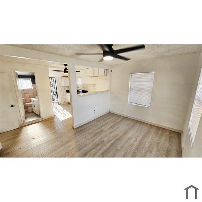 638 1/2 W 74th St