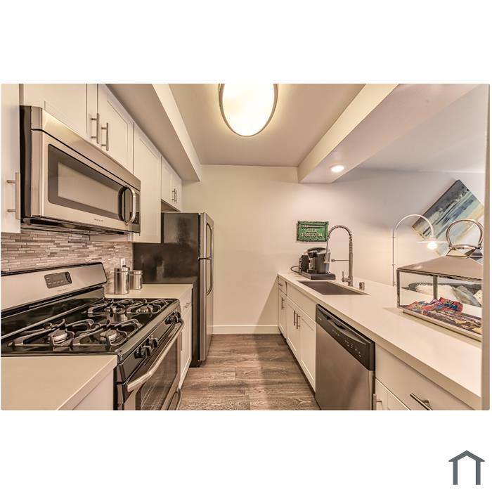 349 S La Fayette Park Pl