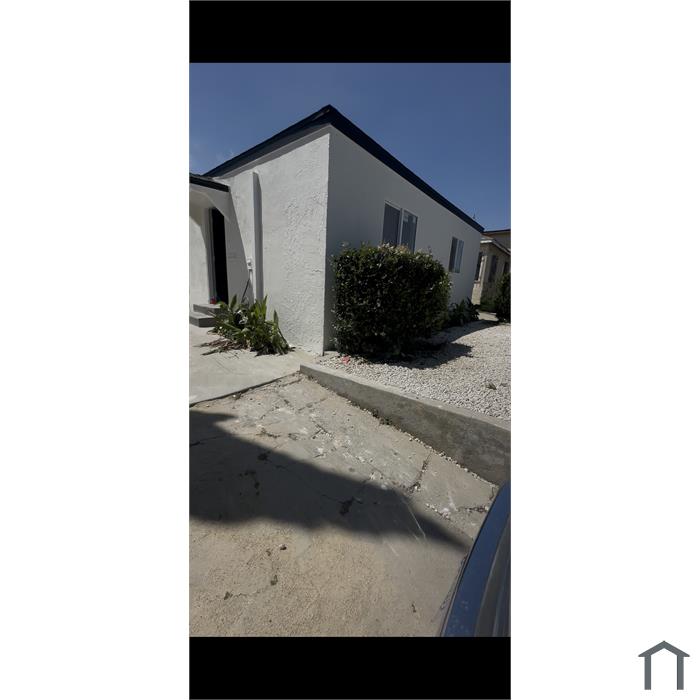 136 W Imperial Hwy