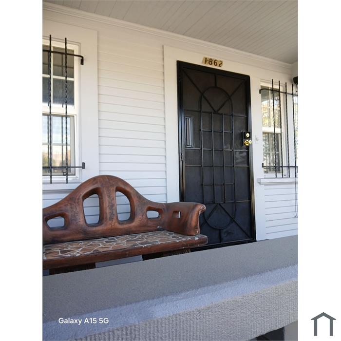 1862 W Vernon Ave