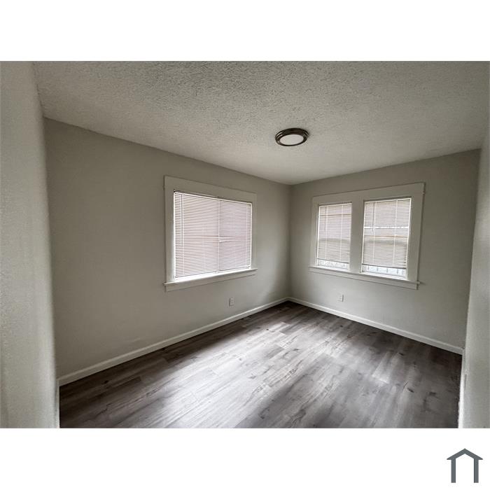 1457 W 52nd St