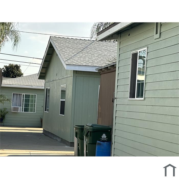 2656 1/2 Roseview Ave