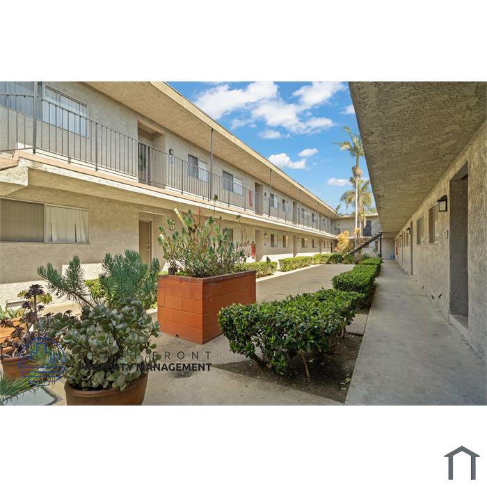 1261-1281 Rosecrans Ave