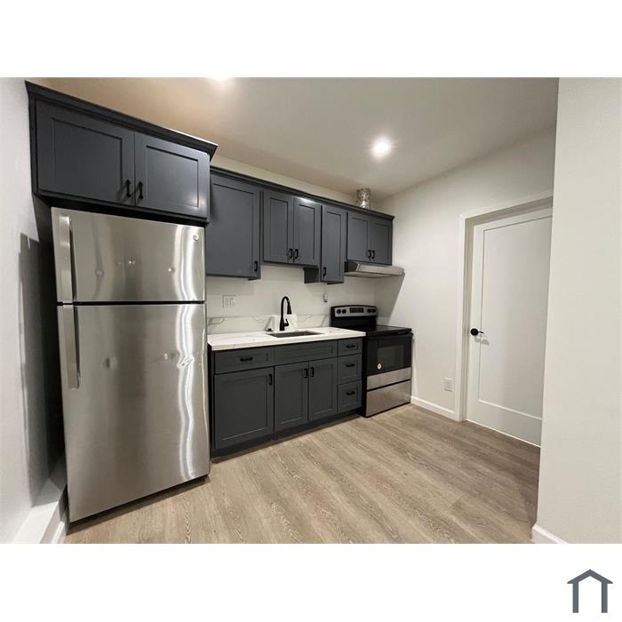 Beautiful, newly remodeled 1 bedroom apartment is located in Gardena!
