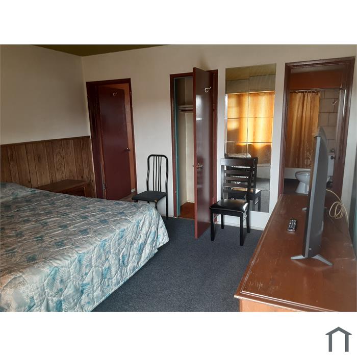 Colonial Hotel
