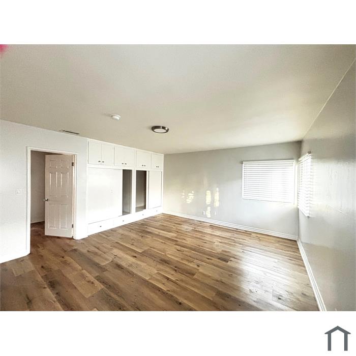 212 E Tamarack Ave