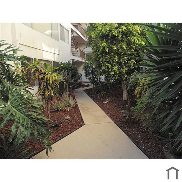 916-924 Beach Ave.
