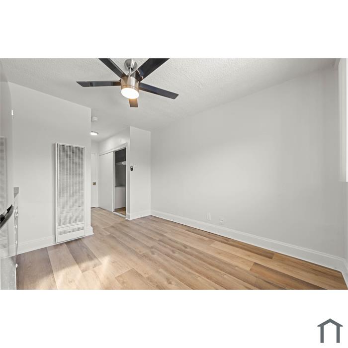 11143 S Inglewood Ave