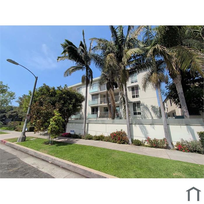415 Montana Ave