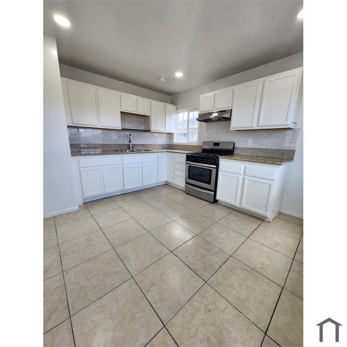 20514 1/2 S Western Ave