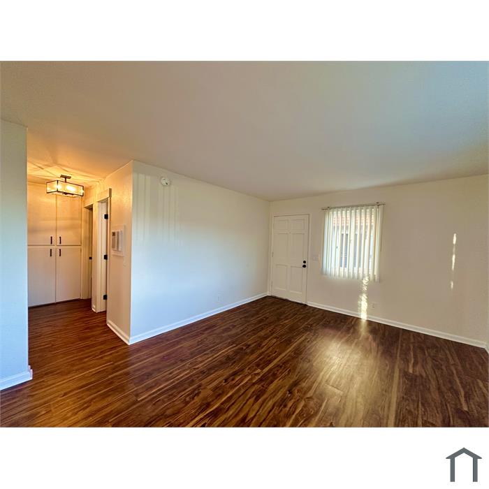 970 W Santa Cruz St